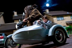 Harry Potter roule en Avon Tyres Roadrider