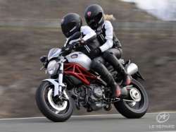 Ducati Monster 2011