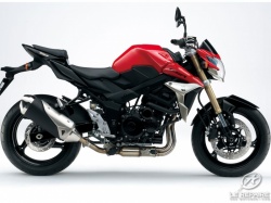 Suzuki GSR 750