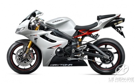 Triumph Daytona 675 R : coté gauche