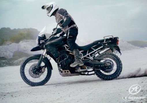 Triumph Tiger 800  et 800 XC en action