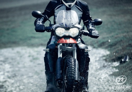 Triumph Tiger 800  et 800 XC : traversée de rivière