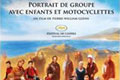 Film Portrait groupe enfants motocyclettes