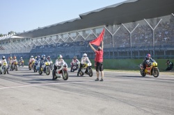 15.000 spectateurs aux 200 Miglia di Imola Revival