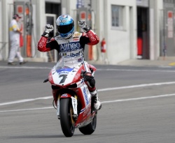 Checa s'impose sur le Nürburgring