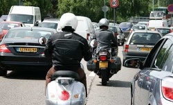 La remontée de file en deux roues envisagée par le Ministère de l'Intérieur (c) G.Matthieu