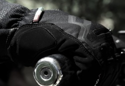 Gants V'Quattro Design