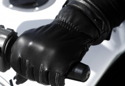 Gants V'Quattro Design