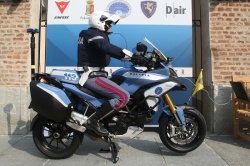 Dainese équipe la police italienne pour le Giro