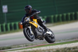 Aprilia Tuono V4 R Jaune Sunlight