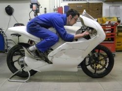 Une moto électrique française pour la compétition (c) crédit photo: h-ker