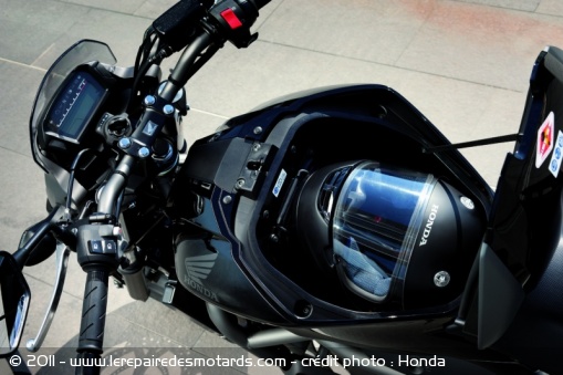 Nouveauté 2012 : roadster Honda NC700S