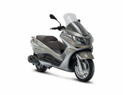 Image1 - Piaggio X10 - Crédit Photo: Piaggio 