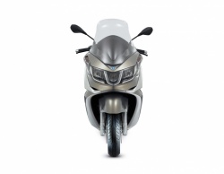 Image3 Piaggio X10 - Crédit Photo: Piaggio 