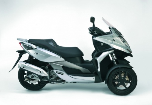 Scooter 3D 350 par Quadro côté droit