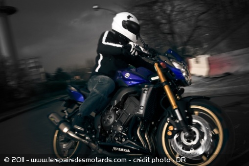 Yamaha FZ8 R