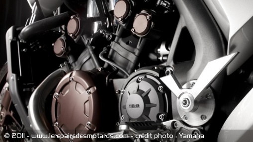 Yamaha VMax Hyper Modified par Ludovic Lazareth
