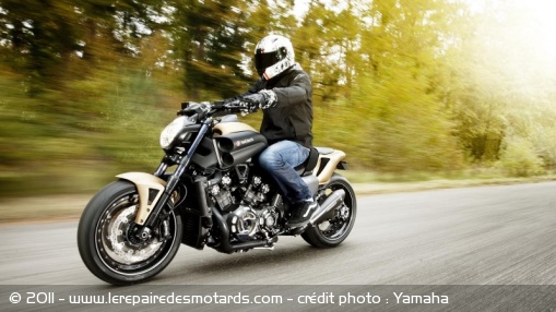 Yamaha VMax Hyper Modified par Marcus Walz