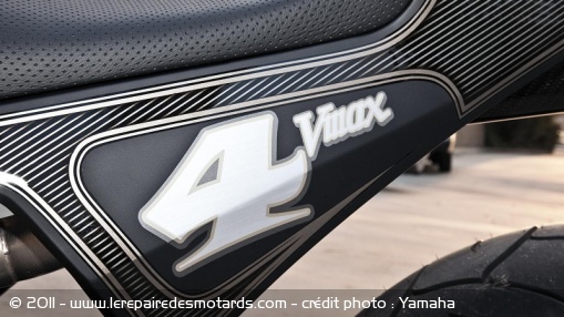 Yamaha VMax Hyper Modified par Roland Sands