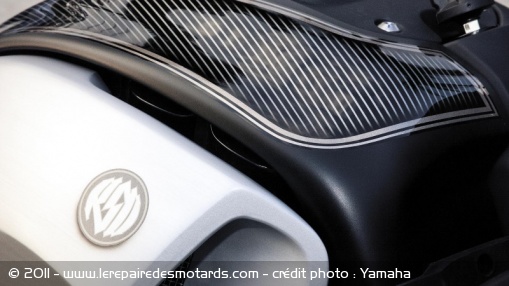 Yamaha VMax Hyper Modified par Roland Sands