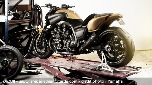 Yamaha VMax Hyper Modified par Marcus Walz