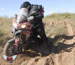 Paolo Pirozzi a fait le tour du monde en 16 pneumatiques Pirelli