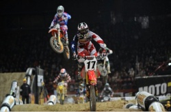 Supercross de Bercy: les meilleurs jeunes pilotes sur scène