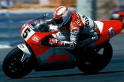Cadalora retrouve le guidon d'une Yamaha