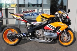 La CBR 1800 RR 