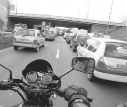 Circulation interfile : 1 motard sur 2 manque de formation