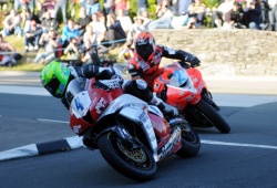 Bataille entre Donald et Farquhar lors de la Supersport 2 Thriller