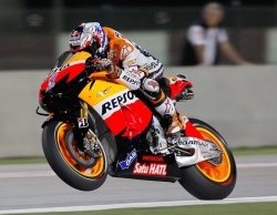Stoner domine la 1ère séance d'essais libres au Qatar - Crédit photo : MotoGP