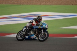 La CB 750 remporte la catégorie C1 du Bol d'or Classic