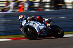WSS : Cluzel prend la pole en Supersport