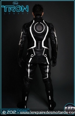 Combinaisons UD Replicas Tron