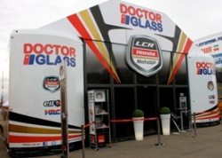Doctor Glass et Stefan Bradl réunis pour disputer le Grand Prix d'Aragon