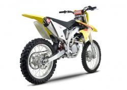 Lignes complètes et silencieux RS4 Yoshimura pour tout terrain