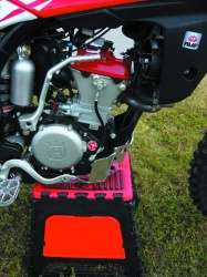 Préparations compétition pour enduro Husqvarna par RMF