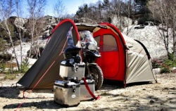 Une tente pour motard et moto: la Mototent par Lone Rider