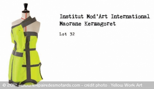 Le gilet jaune entre les mains de créateurs de mode