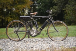 Une moto de 110 ans mise aux enchères