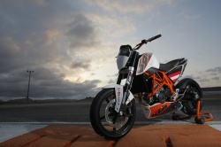 KTM 690 Duke Track