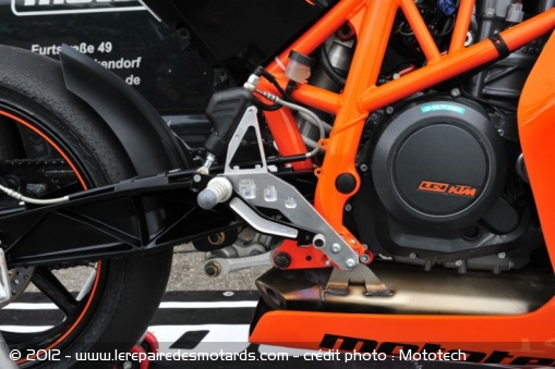 KTM RC4 690R par Mototech