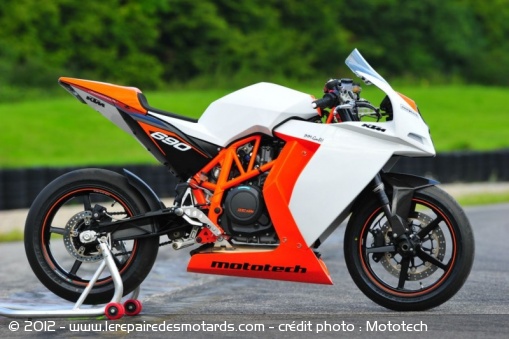 KTM RC4 690R par Mototech