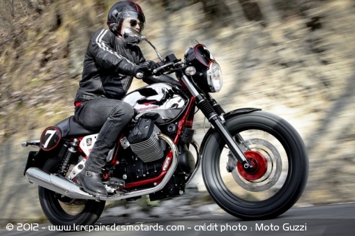 Moto Guzzi V7 Racer