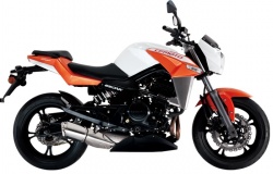 Nouveauté 2013 : roadster et routière CF Moto 650NK