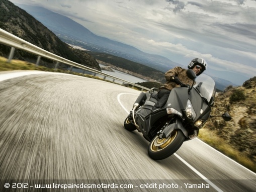 Nouveauté 2013 : scooter Yamaha TMax Black Max