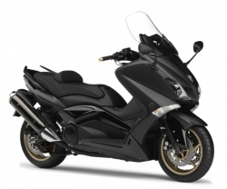Nouveauté 2013 : scooter Yamaha TMax Black Max