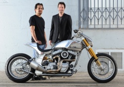 Gard Hollinger, Keanu Reeves et la KR GT-1 - Crédit photo : Arch Motorcycle