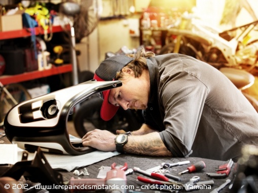 Yamaha TMax Hyper Modified par Roland Sands